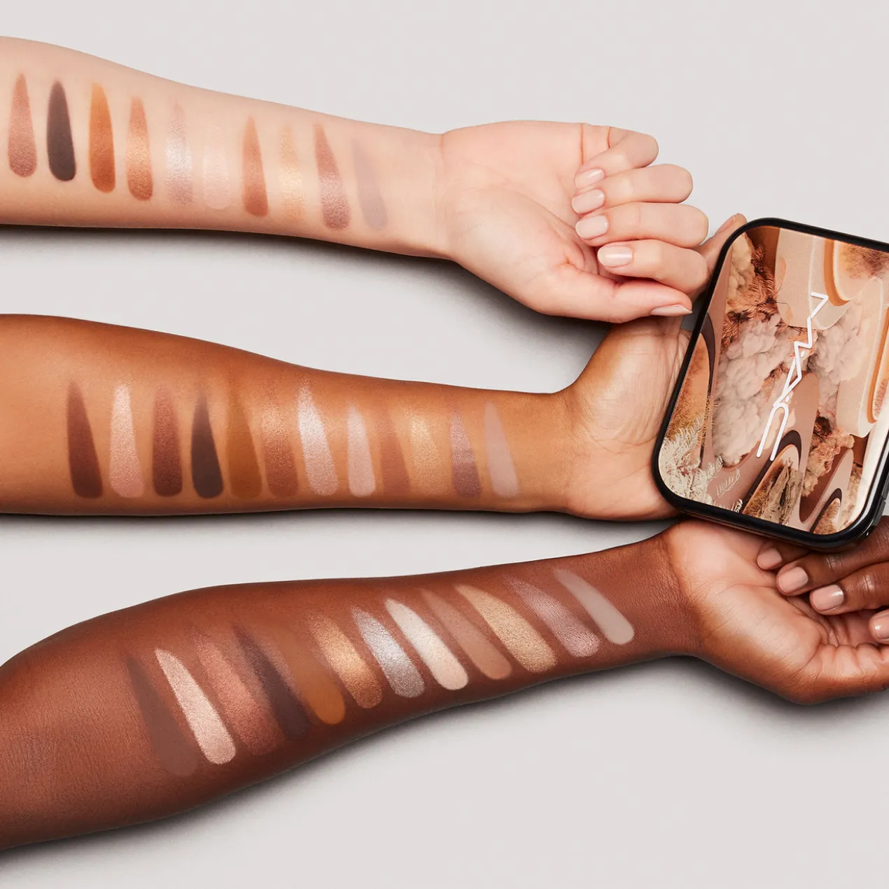 Connect In Colour Eye Unfiltered Nudes Paleta de sombras de olhos