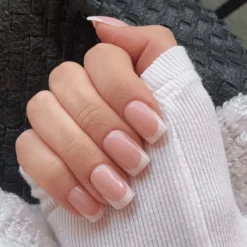 Extensões de Unhas em Gel Arredondadas-Quadradas
