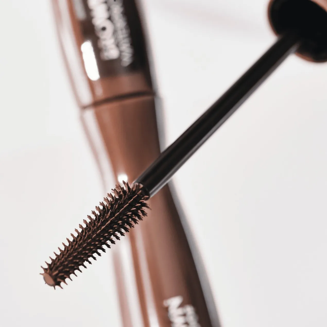 Glam & Doll Brown Máscara de Pestanas Waterproof
