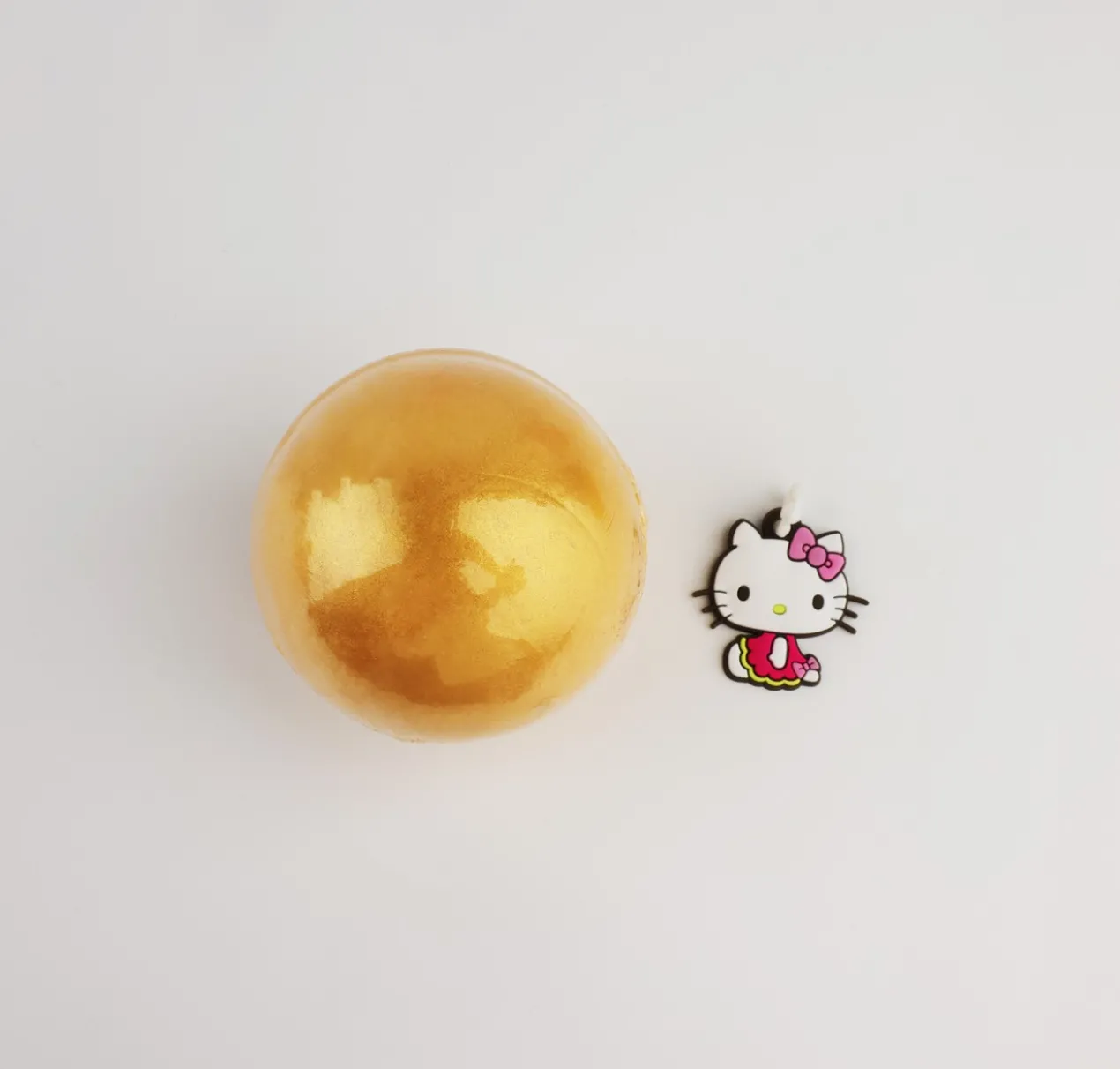 Hello Kitty Bomba de Banho Efervescente e Espumosa