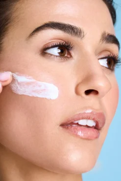 Leite Limpador Antienvelhecimento para Rosto e Olhos