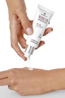 Neoretin Discrom Control Gel/Creme SPF50