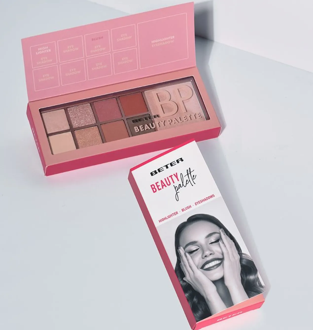 Paleta de Sombras de Olhos e Maquilhagem