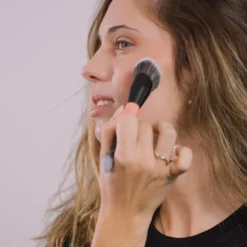 Pincel Duplo Biselado Contorno e Correção Duo Twist DT3