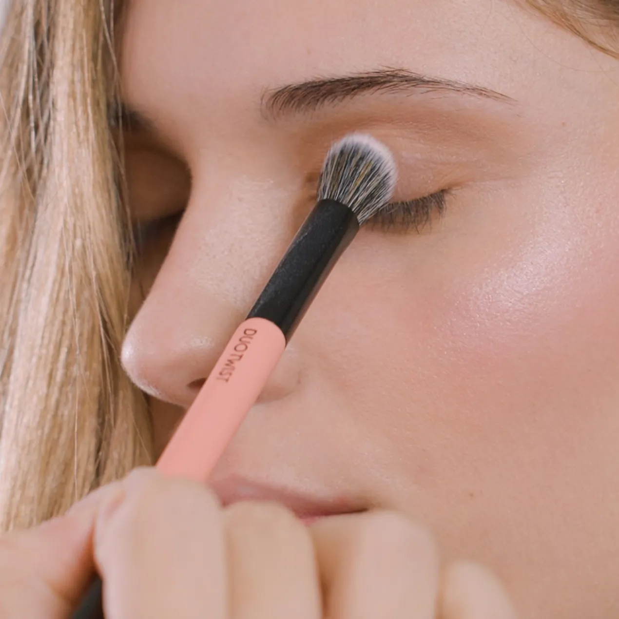 Pincel Duplo Sombra de Olhos Duo Twist DT6