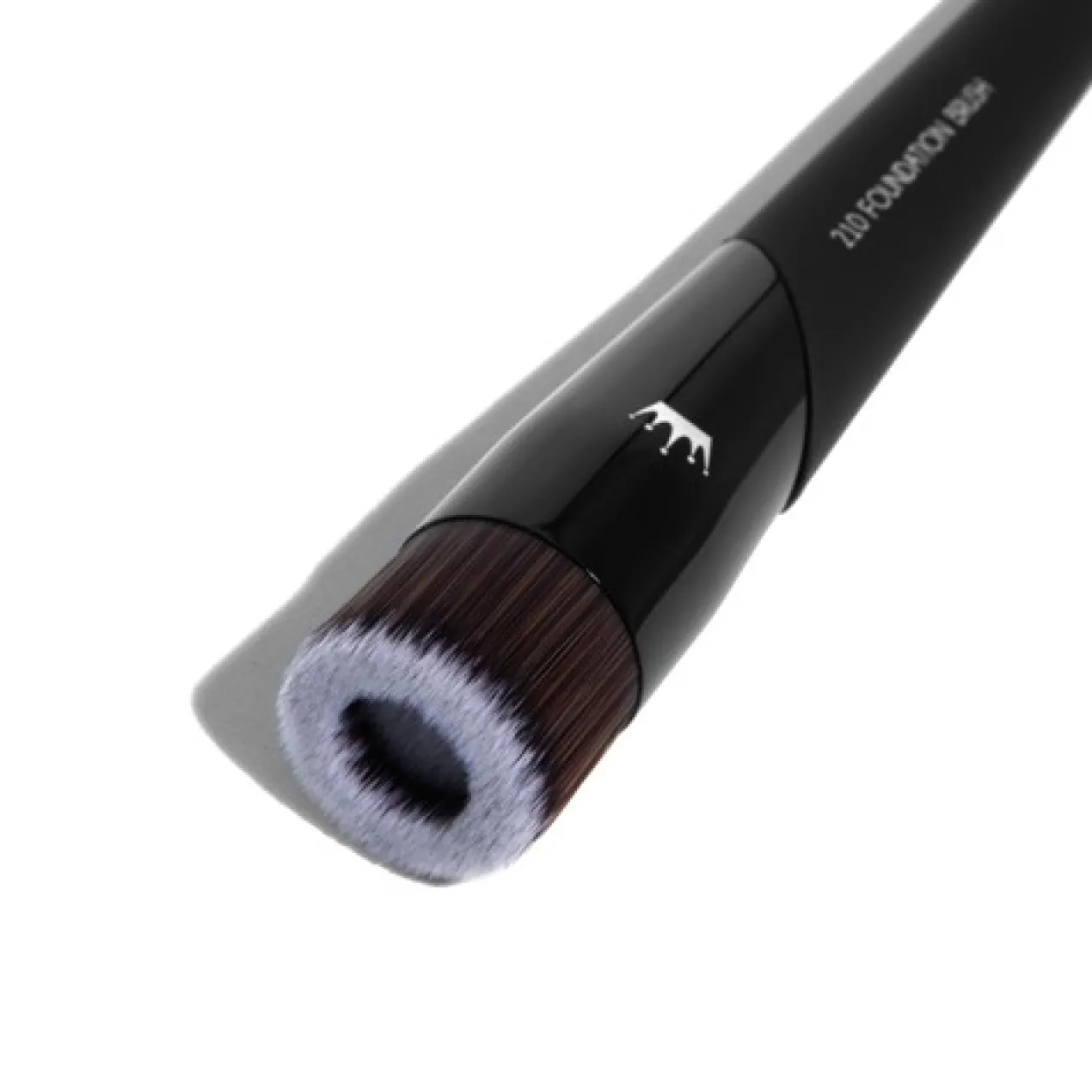 Pincel Must Have Liquid Foundation 210