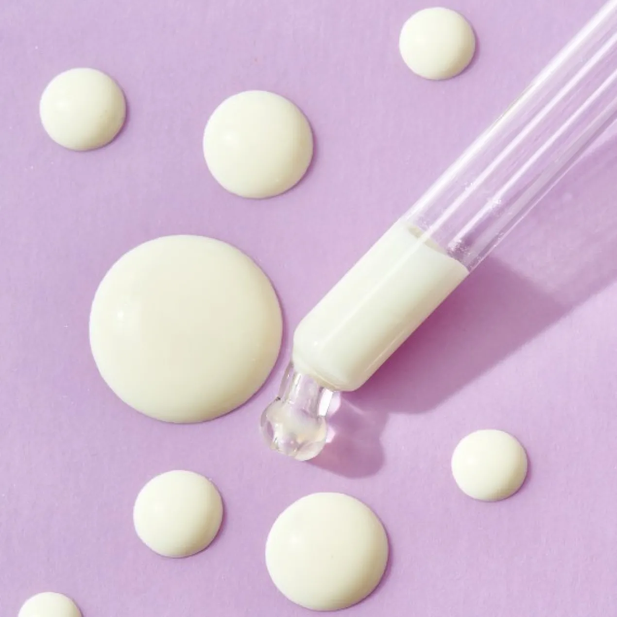 The One That's a Serum SPF 50 com ácido hialurónico e vitamina C